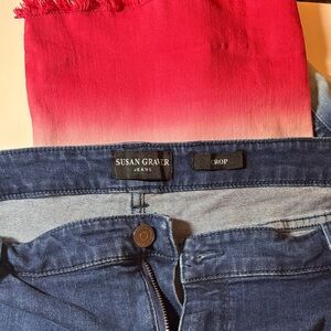 Susan Graver Dark Blue Ankle Jeans with white and red fade at ankles. Inseam 22”